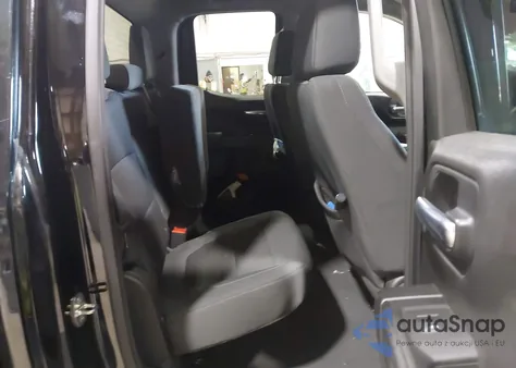 2021 Chevrolet Silverado 1500 4Wd Standard Bed Lt z USA, uszkodzony, nr VIN 1GCRYDED2MZ104316